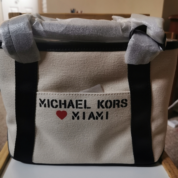 SOLD Michael Kors â¤ď¸ Miami - Picture 1 of 7